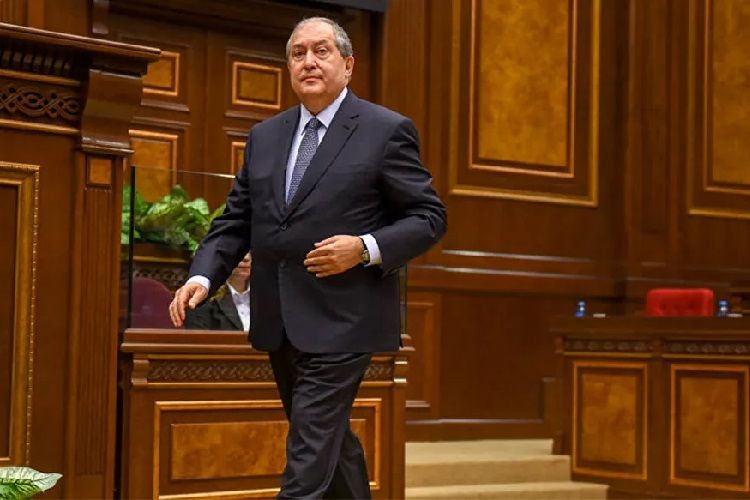 Ermənistan prezidenti tibbi müayinədən sonra işinə qayıdıb