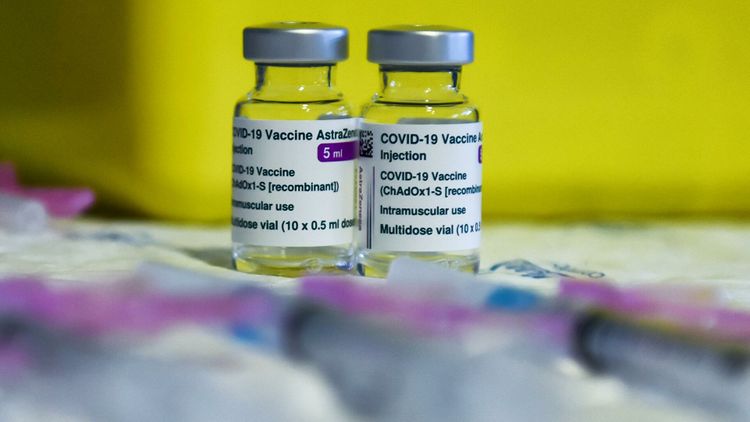 AstraZeneca прокомментировала данные об угрозе тромбов от вакцины