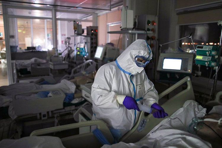 В России за сутки умерли 395 пациентов с COVID-19