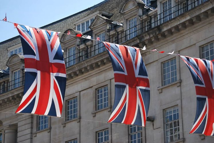 Britaniya Suriya XİN başçısı və digər rəsmilərə sanksiyalar tətbiq edib