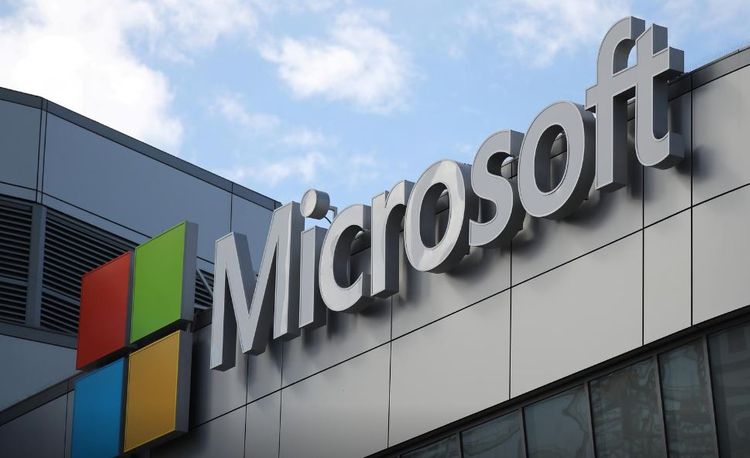 Microsoft investigating issues with software services