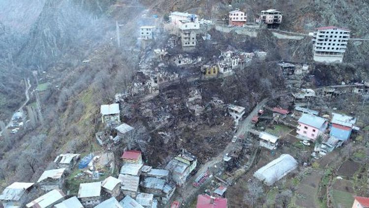 Охвативший все село в Турции пожар потушен - ФОТО - ВИДЕО - ОБНОВЛЕНО1