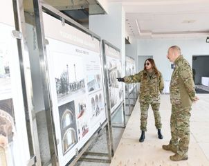Prezident İlham Əliyev və Mehriban Əliyeva Şuşada Karvansaray tarix-memarlıq kompleksinə baxıblar