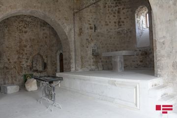 Jurnalistlər Xocavəndin Tuğ kəndində Müqəddəs İohann kilsəsi ilə tanış olublar - FOTO