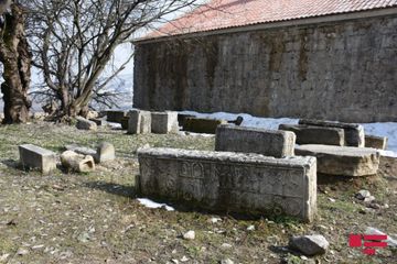 Jurnalistlər Xocavəndin Tuğ kəndində Müqəddəs İohann kilsəsi ilə tanış olublar - FOTO