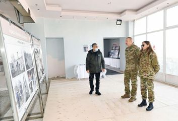 Президент Ильхам Алиев и Мехрибан Алиева осмотрели историко-архитектурный комплекс Каравансарай