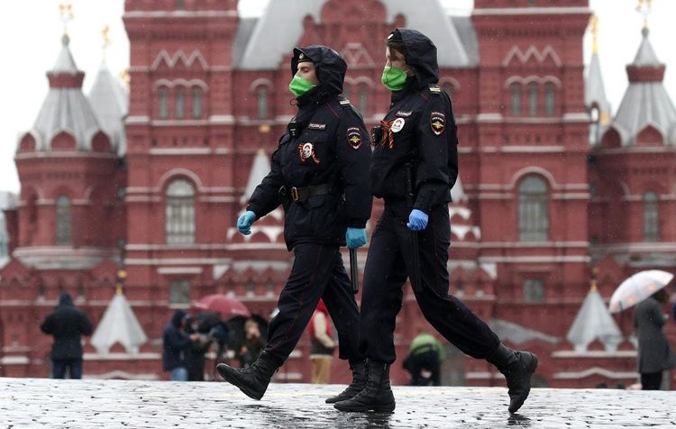 Too early to talk about lifting face mask mandate in Russia, watchdog says