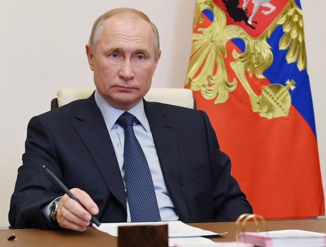 Fight against COVID-19 not over, says Putin