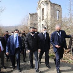 Türkiyəli nazir işğaldan azad edilmiş ərazilərdə olub