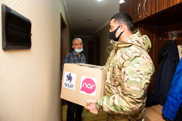 Nar совместно с Фондом «YAŞAT» дарит праздничные подарки семьям шехидов и ветеранам войны