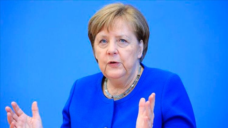 Merkel Almaniyanın “Sputnik V” peyvəndi almasını istisna etməyib