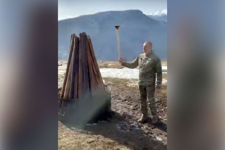 Azərbaycan Prezidenti Şuşada Cıdır düzündə Novruz tonqalı yandırıb - VİDEO
