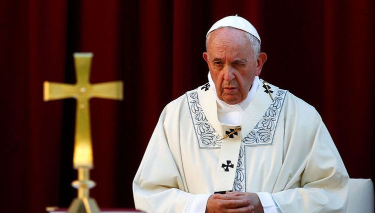 В Ватикане из-за коронавируса сократили выплаты кардиналам