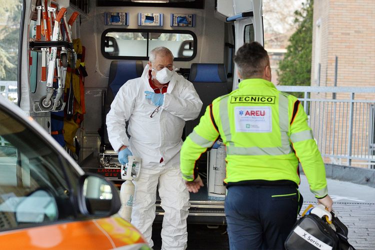 İtaliyada daha 460 nəfər koronavirusdan ölüb