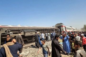 Misirdə iki qatarın toqquşması nəticəsində xəsarət alanların sayı 100-ü keçib - YENİLƏNİB