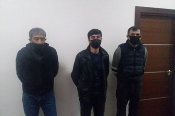 Yevlaxda keçmiş məhkumlardan narkotik və silah götürülüb