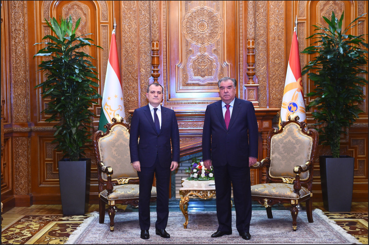 Президент Таджикистана принял Джейхуна Байрамова