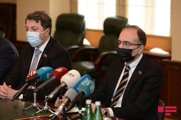 “Müharibə və soyqırım cinayətləri beynəlxalq hüquq kontekstində” adlı dəyirmi masa keçirilib