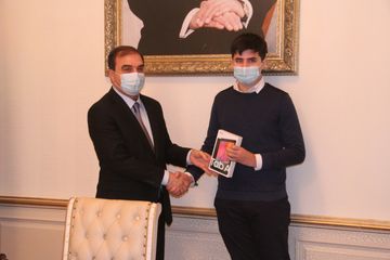 Niyazi Bayramov bilik və bacarığı ilə fərqlənən şagirdləri mükafatlandırıb