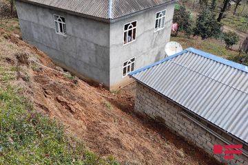 Astarada torpaq sürüşməsi şəhid ailəsinin evini təhlükəli vəziyyətə salıb - FOTO