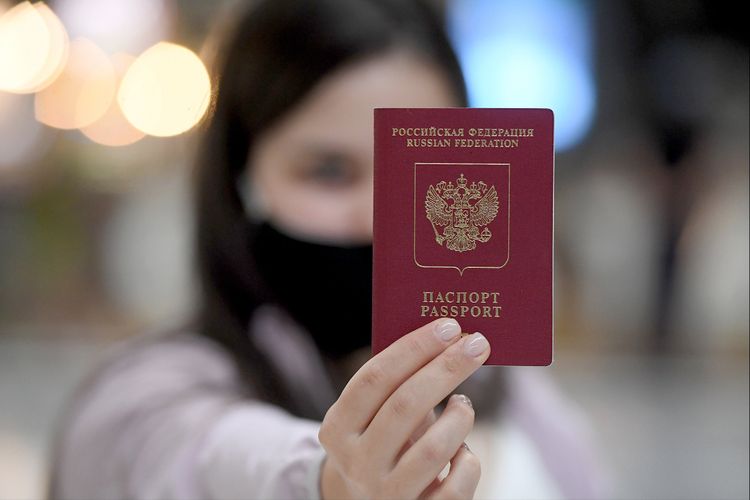 Российским чиновникам запретили иметь второе гражданство
