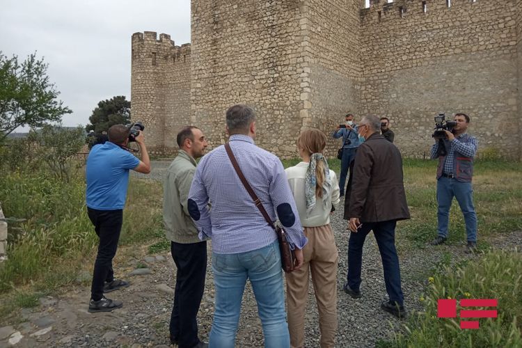 Российские депутаты и эксперты побывали в крепости Шахбулаг в Агдаме - ФОТО