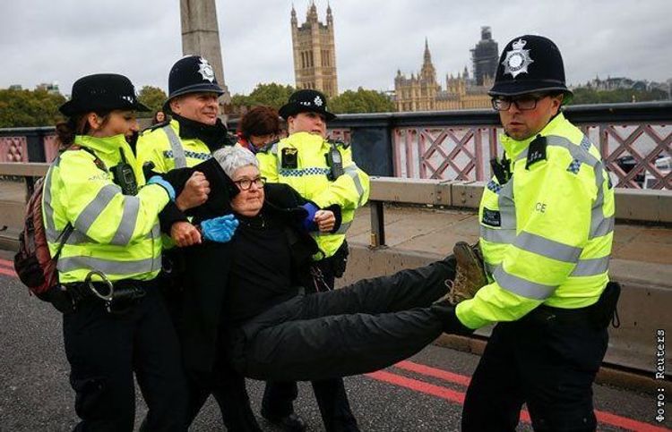 Londonda polisin səlahiyyətlərinin artırılmasına qarşı etiraz yürüşü keçirilib, 9 nəfər saxlanılıb