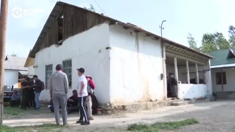 Münaqişə zamanı evakuasiya olunan Qırğızıstan sakinləri evlərinə qayıtmağa başlayıb