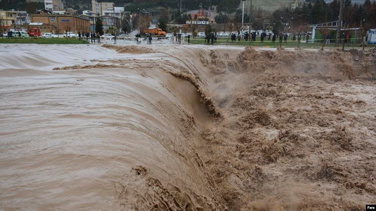 Flood leaves 10 people dead in Iran