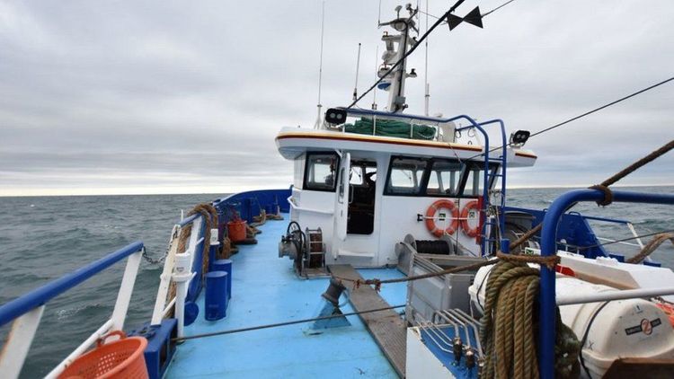 France threatens to cut power to Jersey amid fishing row