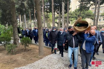 Xalq şairi Fikrət Qoca dəfn olunub