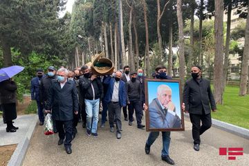 Xalq şairi Fikrət Qoca dəfn olunub