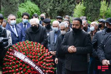 Xalq şairi Fikrət Qoca dəfn olunub