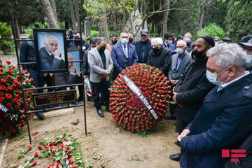 Xalq şairi Fikrət Qoca dəfn olunub