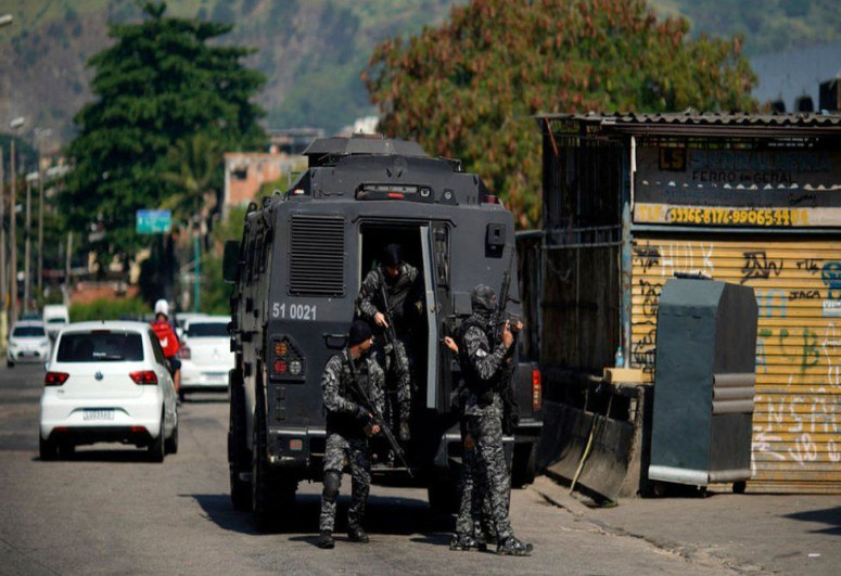 В Рио-де-Жанейро 25 человек погибли в результате перестрелки в метро-ВИДЕО 