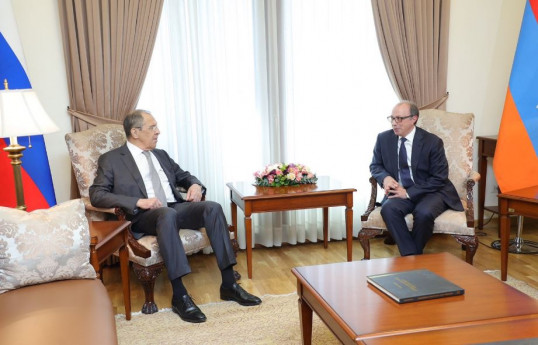 Sergey Lavrov və Ara Ayvazyan