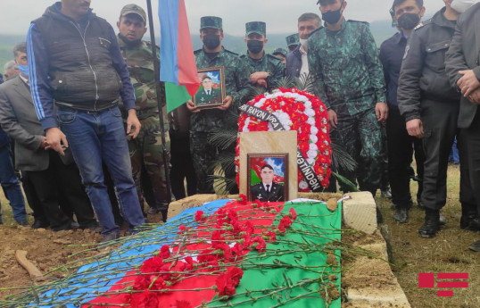 Şəhid kapitan Əbülfəz Rəhmətovun dəfni