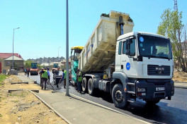 Suraxanıda yollar təmir edilir