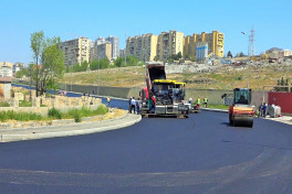 Suraxanıda yollar təmir edilir