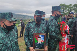 Şəhid kapitan Əbülfəz Rəhmətovun dəfni