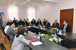 Nazir Rəşad Nəbiyev "AzEuroTel"in əməkdaşlarını mükafatlandırıb - FOTO 