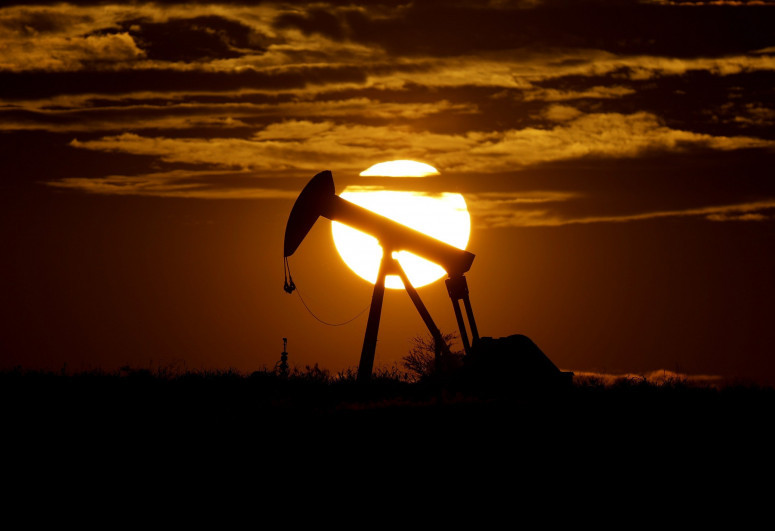 Средняя цена азербайджанской нефти за неделю выросла на 3,5% 