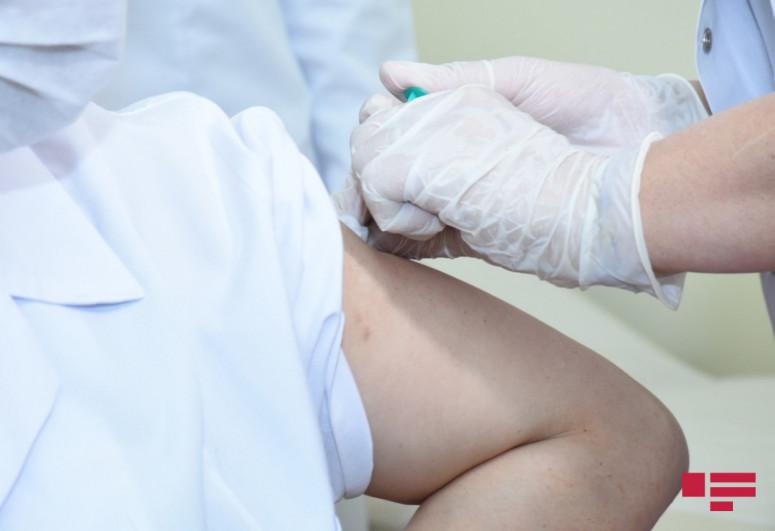 В Азербайджане началась вакцинация от COVID-19 лиц старше 18 лет