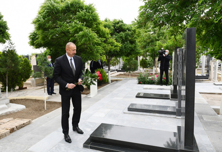 Президент Ильхам Алиев посетил могилы шехидов Отечественной войны в Нахчыване