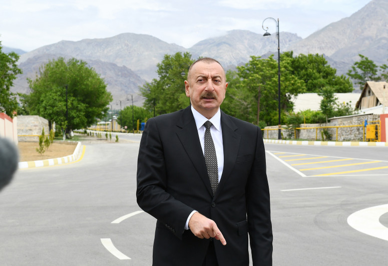 Президент Ильхам Алиев дал интервью Азербайджанскому Телевидению-ОБНОВЛЕНО 