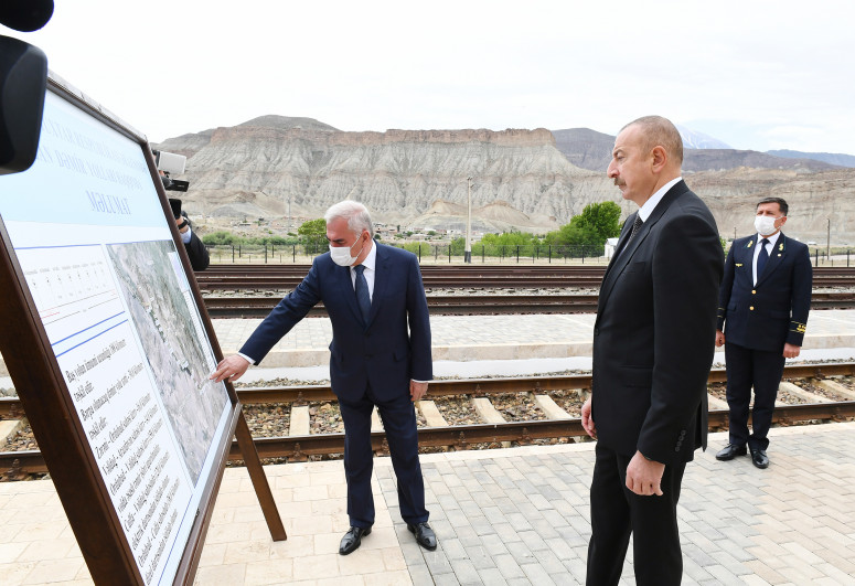 Prezident İlham Əliyev Ordubad dəmir yolu stansiyasında görülən işlərlə tanış olub