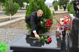 Prezident İlham Əliyevin Naxçıvanda şəhid məzarlarını ziyarəti