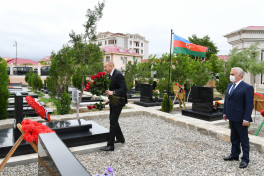 Prezident İlham Əliyevin Naxçıvanda şəhid məzarlarını ziyarəti