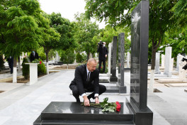 Prezident İlham Əliyevin Naxçıvanda şəhid məzarlarını ziyarəti