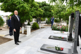 Prezident İlham Əliyevin Naxçıvanda şəhid məzarlarını ziyarəti